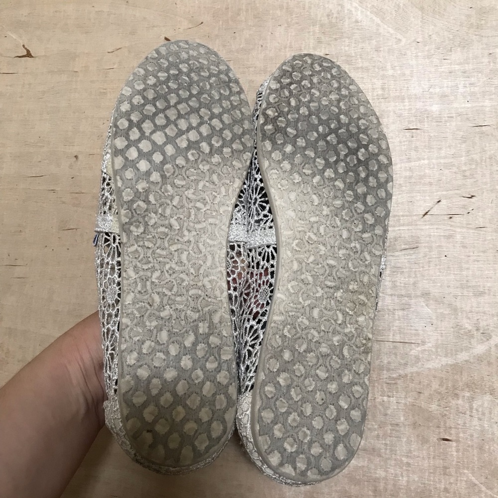 Toms Crochet Beige Slip On Size 10 - Picture 8 of 8
